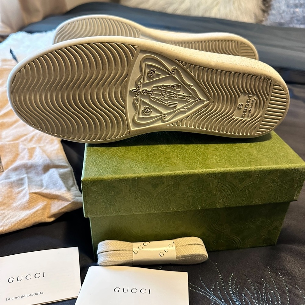 Gucci Embossed GG Ace Sneaker - Picture 6 of 9